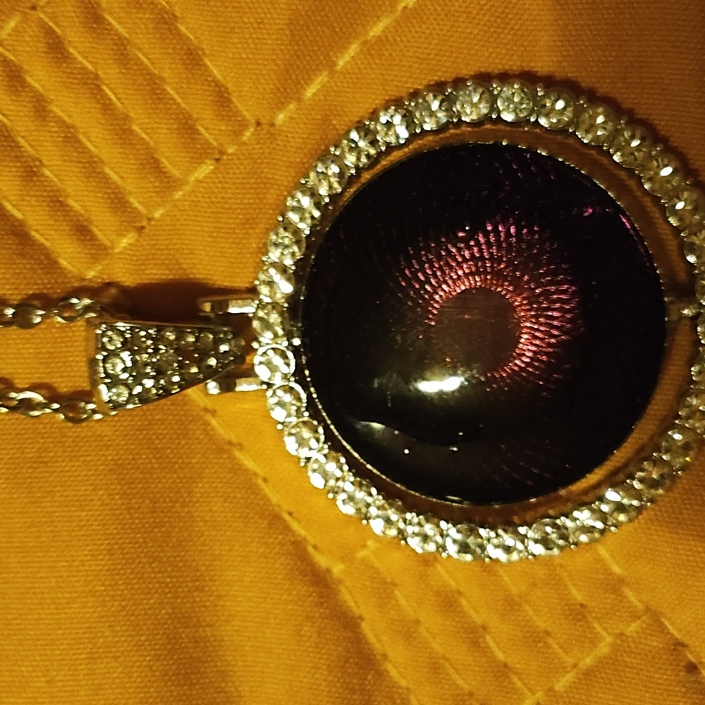 Beautiful eclipse necklace - Picture 6 of 7